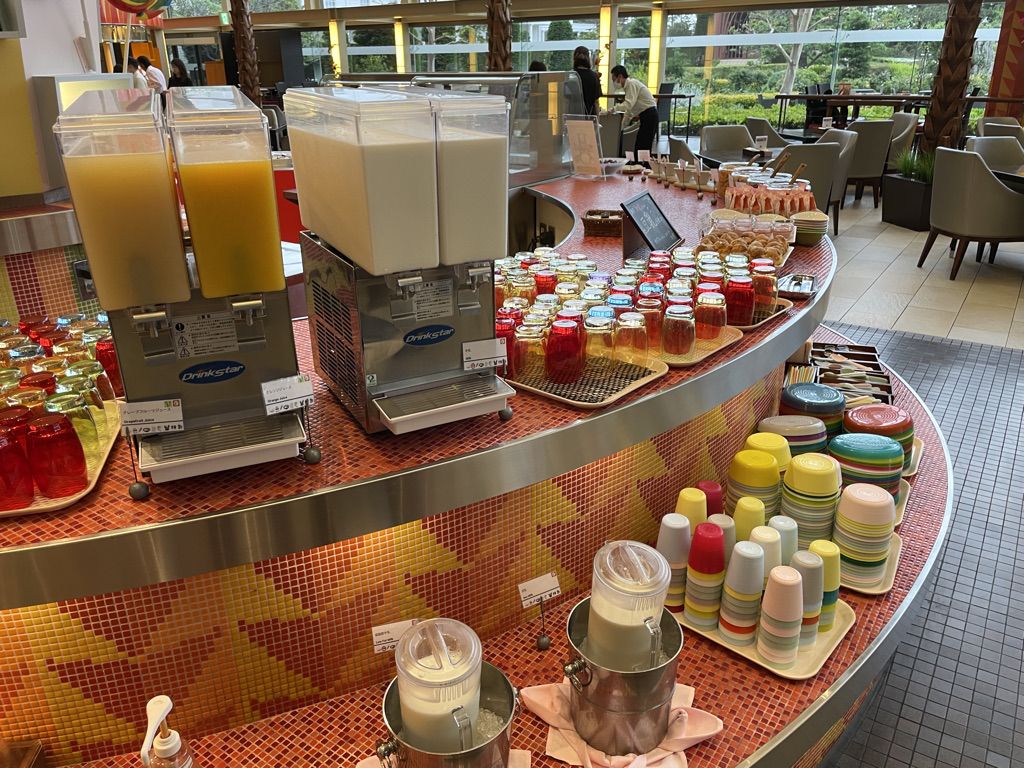 シェラトングランデ東京ベイ　朝食　値段　おすすめ　口コミ　　ガレリアカフェ　グランカフェ　トスティーナ　マリオットボンヴォイアメックス紹介