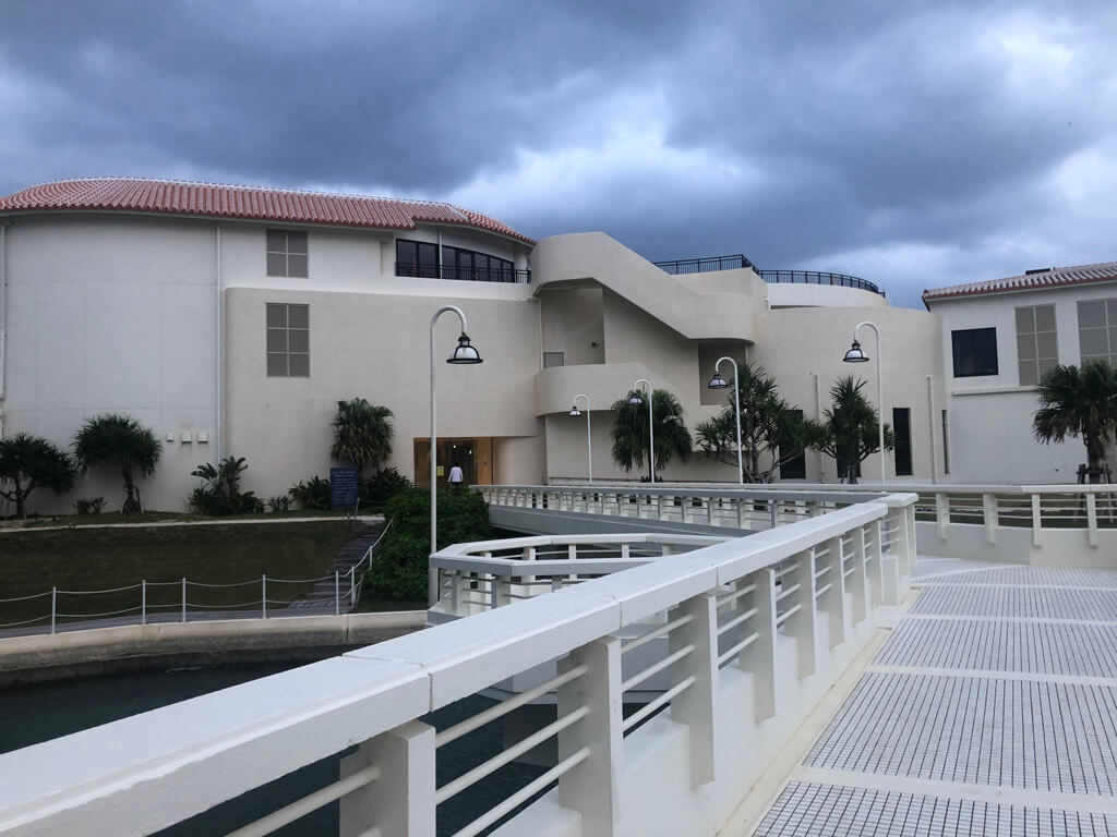 シェラトン沖縄サンマリーナリゾート　サウスタワー　宿泊記　プレミアムオーシャンツイン　フィットネスジム　大浴場　プール　サウナ　コンビニ　アメニティ