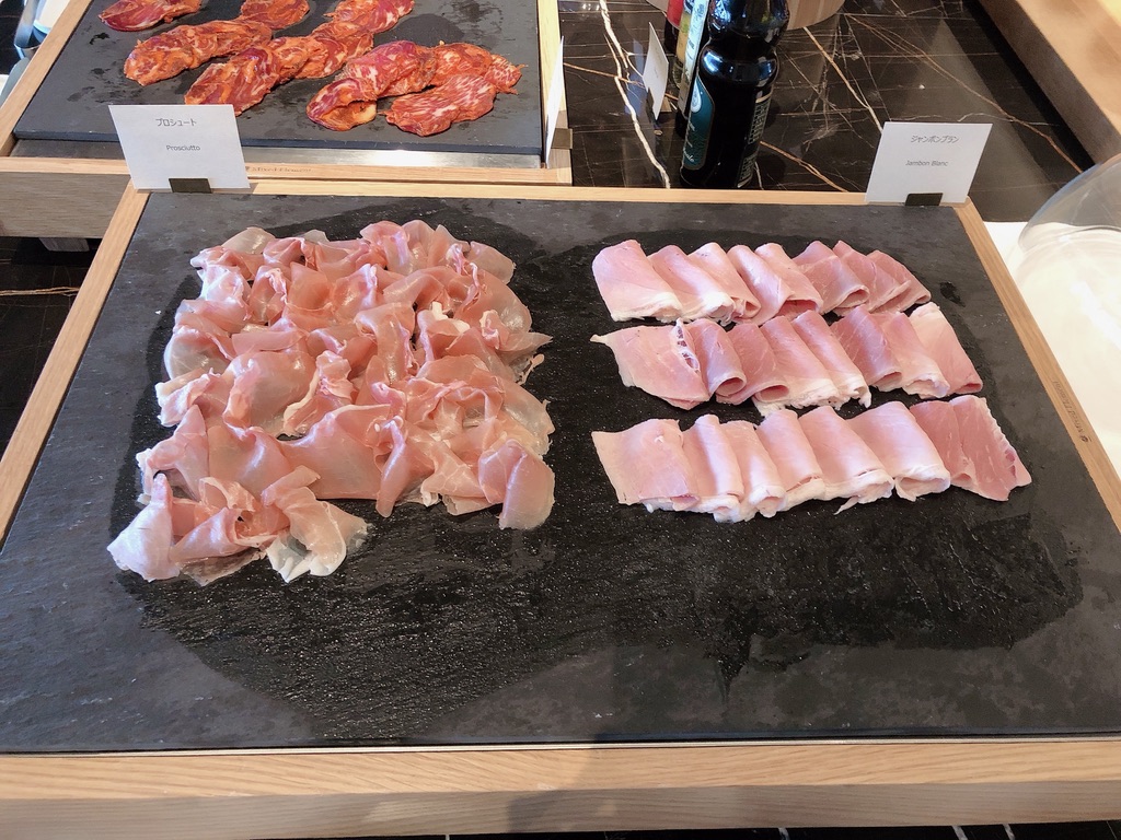 リッツカールトン福岡　クラブラウンジ　朝食　料金　アフタヌーンティ