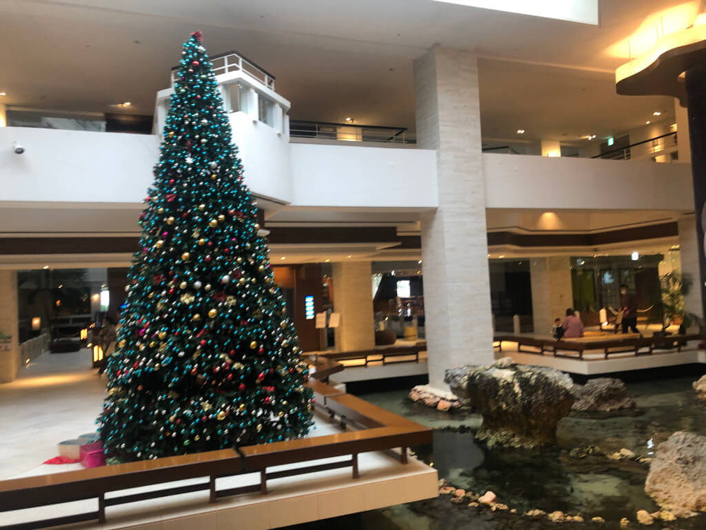 シェラトン沖縄サンマリーナリゾート　サウスタワー　宿泊記　プレミアムオーシャンツイン　フィットネスジム　大浴場　プール　サウナ　コンビニ　アメニティ