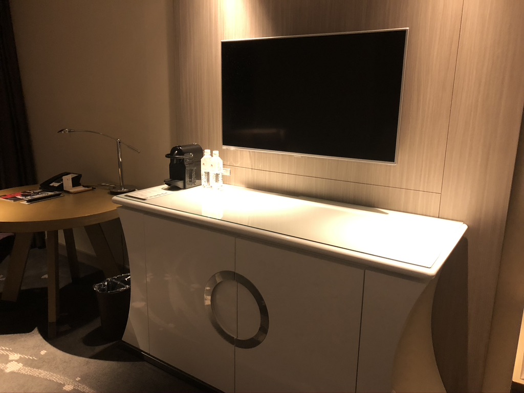 【東京マリオットホテル】デラックスツイン宿泊記☆繁忙期の宿泊はチェックインに要注意!泊まるなら心構えが必要。 6 東京マリオットホテル デラックスツイン 宿泊記 チェックイン 大行列 コロナ