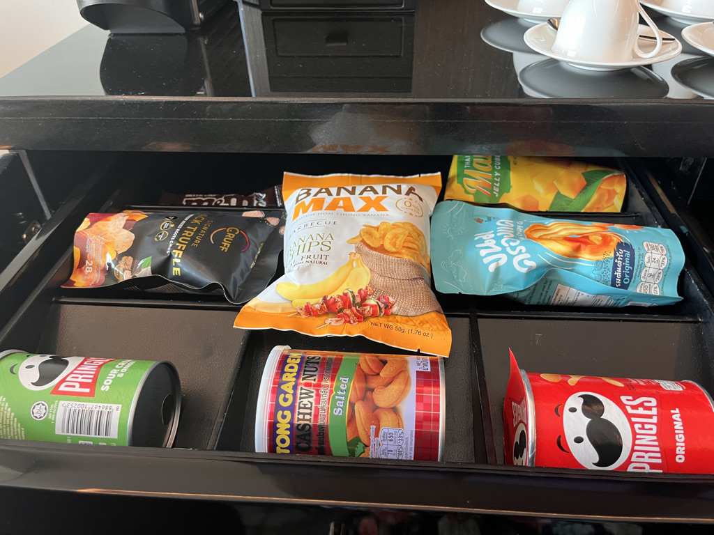 セントレジスバンコク　宿泊記　送迎　アクセス　朝食　プール　ジム　サウナ　子供添い寝年齢　マリオットボンヴォイアメックス　プラチナ特典　バトラーサービス