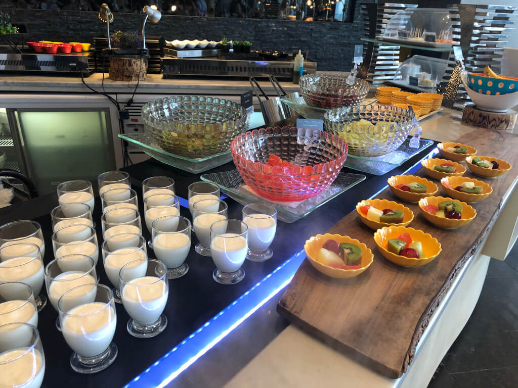 名古屋マリオットアソシアホテルデラックス スイート 宿泊記 朝食 コンシェルジュ ラウンジ フィットネスジム プール spgアメックス 紹介 プラチナ特典