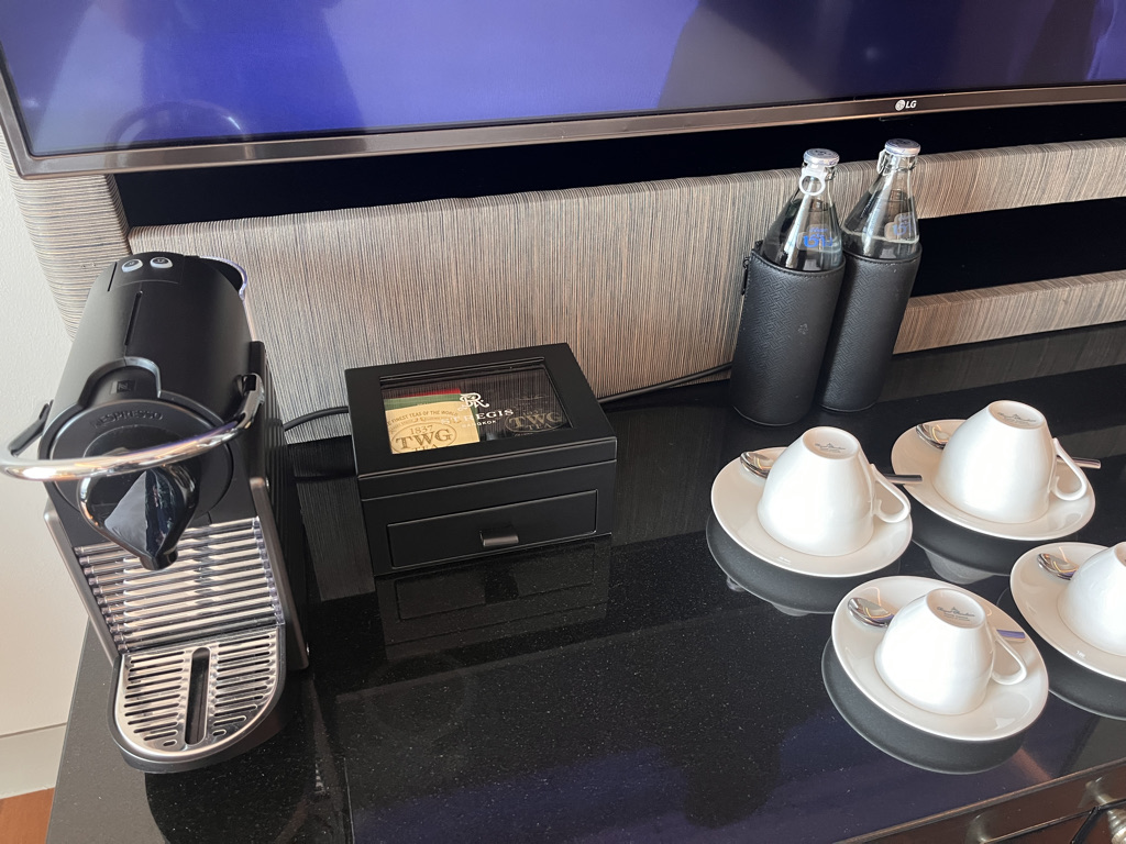 セントレジスバンコク　宿泊記　送迎　アクセス　朝食　プール　ジム　サウナ　子供添い寝年齢　マリオットボンヴォイアメックス　プラチナ特典　バトラーサービス