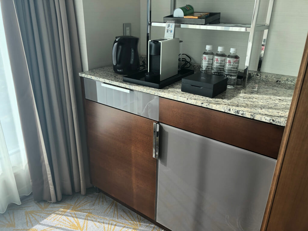 大阪マリオット都ホテル　ブログ　ジュニアスイート　子供添い寝無料　宿泊記　連休　格安　朝食　ラウンジ　あべのハルカス　プラチナ特典　　駐車場　マリオットボンヴォイアメックス紹介