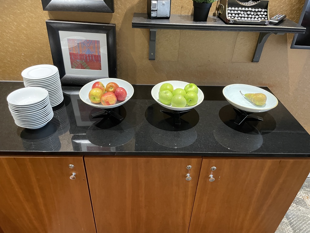 デルタホテルズbyマリオットヒースローウィンザー宿泊記★空港激近!ロンドン市内アクセス良好ホテル 44 ヒースローウィンザーマリオット 宿泊記 朝食 ラウンジ プラチナ特典