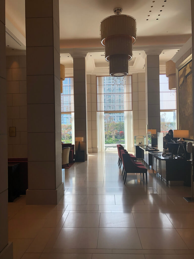 セントレジス大阪　ブログ　　宿泊記　子供添い寝　朝食　アクセス　駐車場　タイタニックオムレツ　プラチナ特典　バトラーサービス　マリオットボンヴォイアメックス　紹介　アメニティ