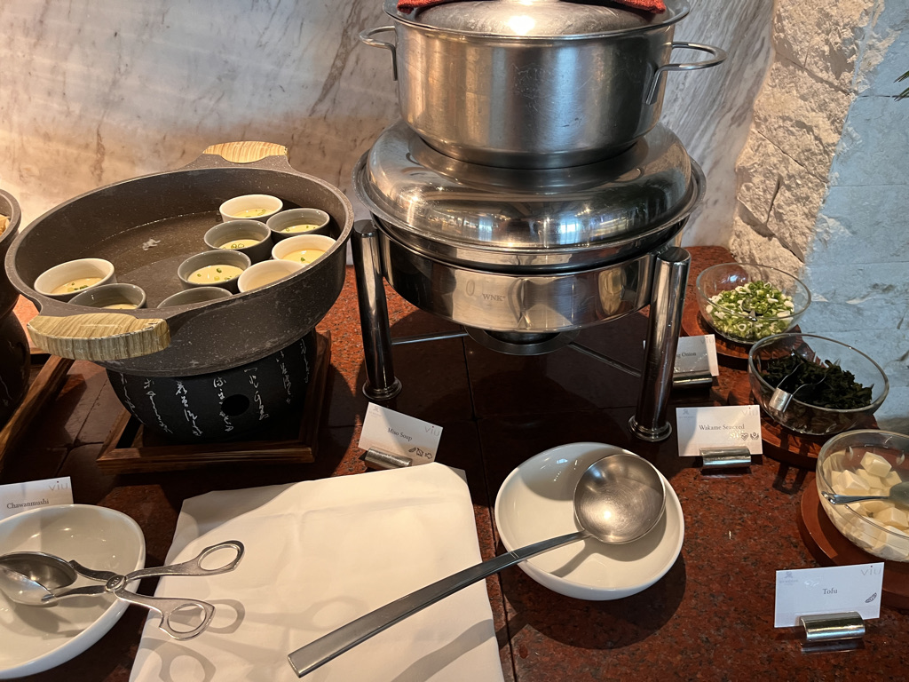 セントレジスバンコク　宿泊記　送迎　アクセス　朝食　プール　ジム　サウナ　子供添い寝年齢　マリオットボンヴォイアメックス　プラチナ特典　バトラーサービス