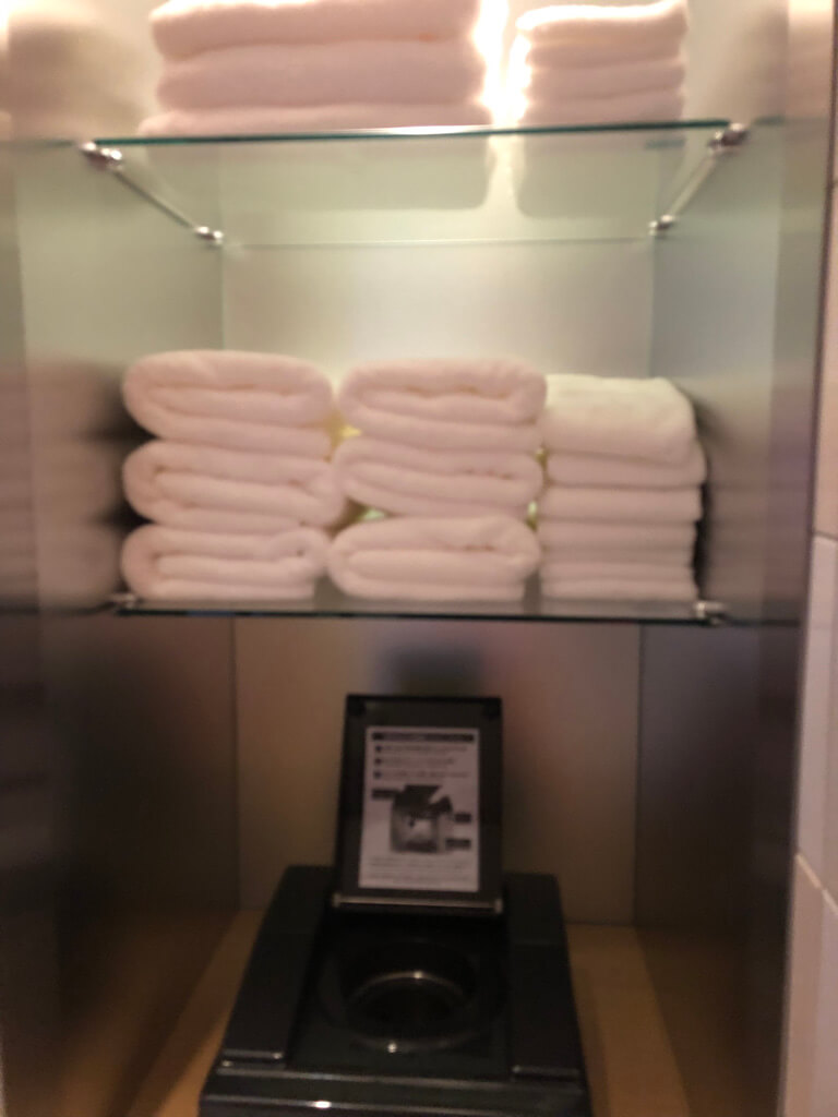 W大阪　マーベラススイート　子連れ　宿泊記 SPGアメックス紹介　朝食　プール　WETバー　サウナ　大浴場　フィットネスジム　駐車場　プラチナ特典　ルームサービス