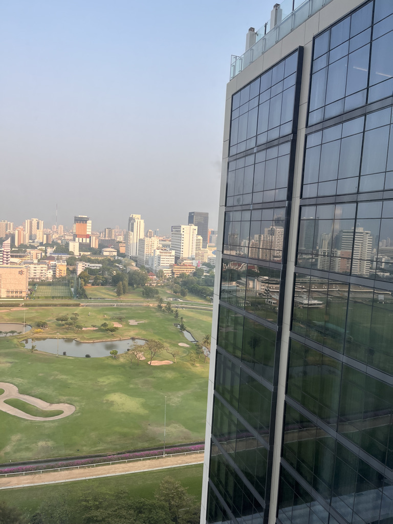 セントレジスバンコク　宿泊記　送迎　アクセス　朝食　プール　ジム　サウナ　子供添い寝年齢　マリオットボンヴォイアメックス　プラチナ特典　バトラーサービス