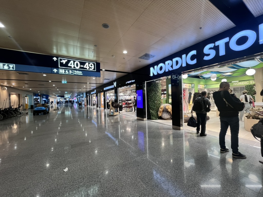 フィンエア　ay80便　評判　最悪　セントレア　プライオリティパス　ラウンジ