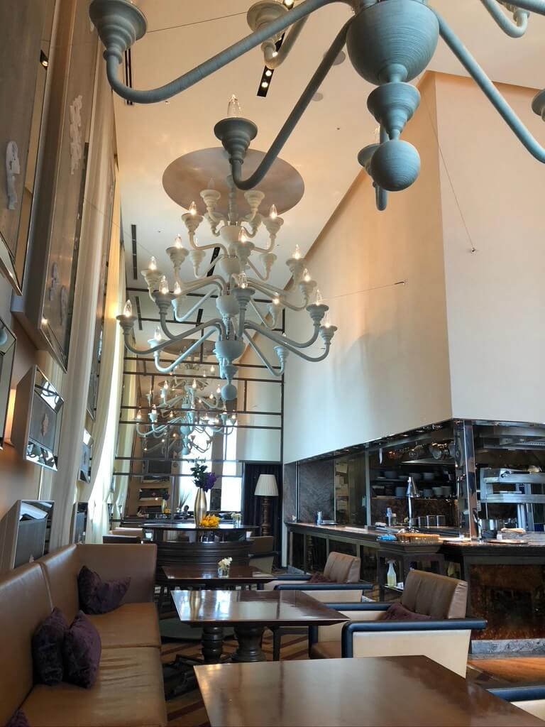 セントレジス大阪宿泊記☆ジョンお気に入りの朝食を味わってきました〜! 18 セントレジス大阪 朝食 アメリカンブレックファースト 朝食メニュー 和朝食御膳 コロナ感染対策 朝食時間 spgアメックス プラチナ特典 子供メニュー