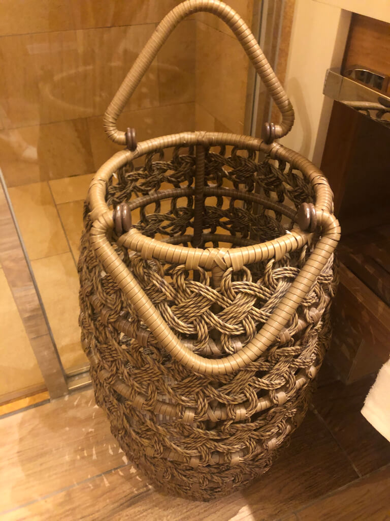 シェラトン沖縄サンマリーナリゾート　サウスタワー　宿泊記　プレミアムオーシャンツイン　フィットネスジム　大浴場　プール　サウナ　コンビニ　アメニティ