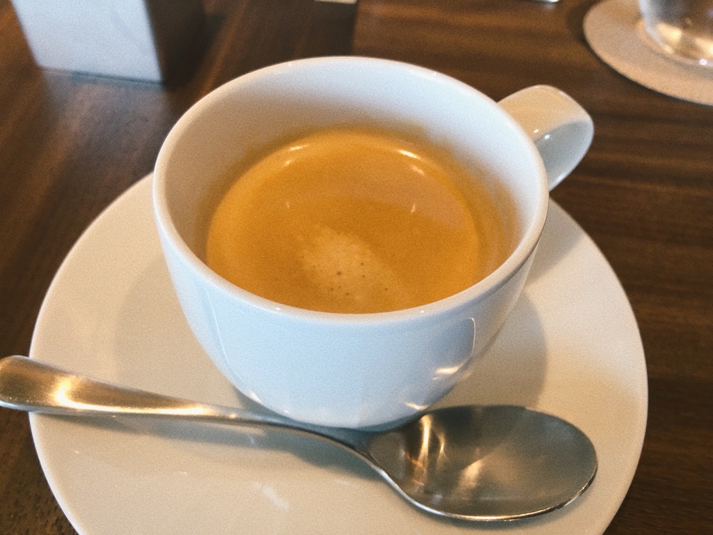 リッツカールトン福岡☆2.8の低評価はなぜ?宿泊費10万円越えラグジュアリーホテルの真相に迫ってみた! 9 リッツカールトン福岡 口コミ 悪い クラブラウンジ