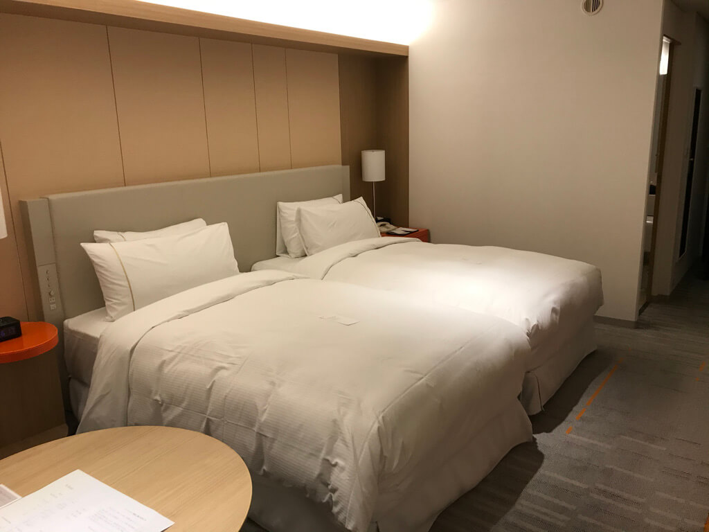 シェラトン都ホテル大阪　宿泊記　朝食　ラウンジ　プレミアムフロアデラックスツイン　