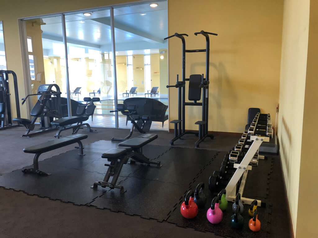 沖縄マリオット 宿泊記 パノラマオーシャンスイートプレミアム 部屋 館内施設 格安宿泊　プラチナ特典 SPGアメックス紹介　ジム　プール　スパ