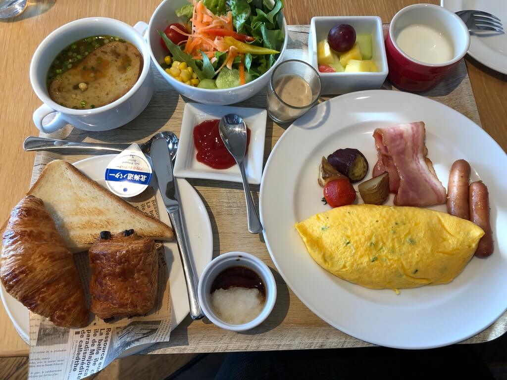 フォーポイントバイシェラトン名古屋中部国際空港　宿泊記　ブログ　プラチナ特典　朝食　駐車場　マリオットボンヴォイアメックス　紹介