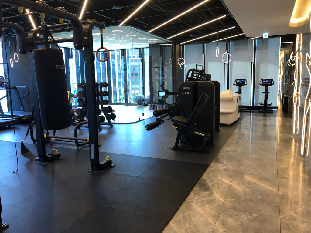 W大阪　マーベラススイート　子連れ　宿泊記 SPGアメックス紹介　朝食　プール　WETバー　サウナ　大浴場　フィットネスジム　駐車場　プラチナ特典　ルームサービス