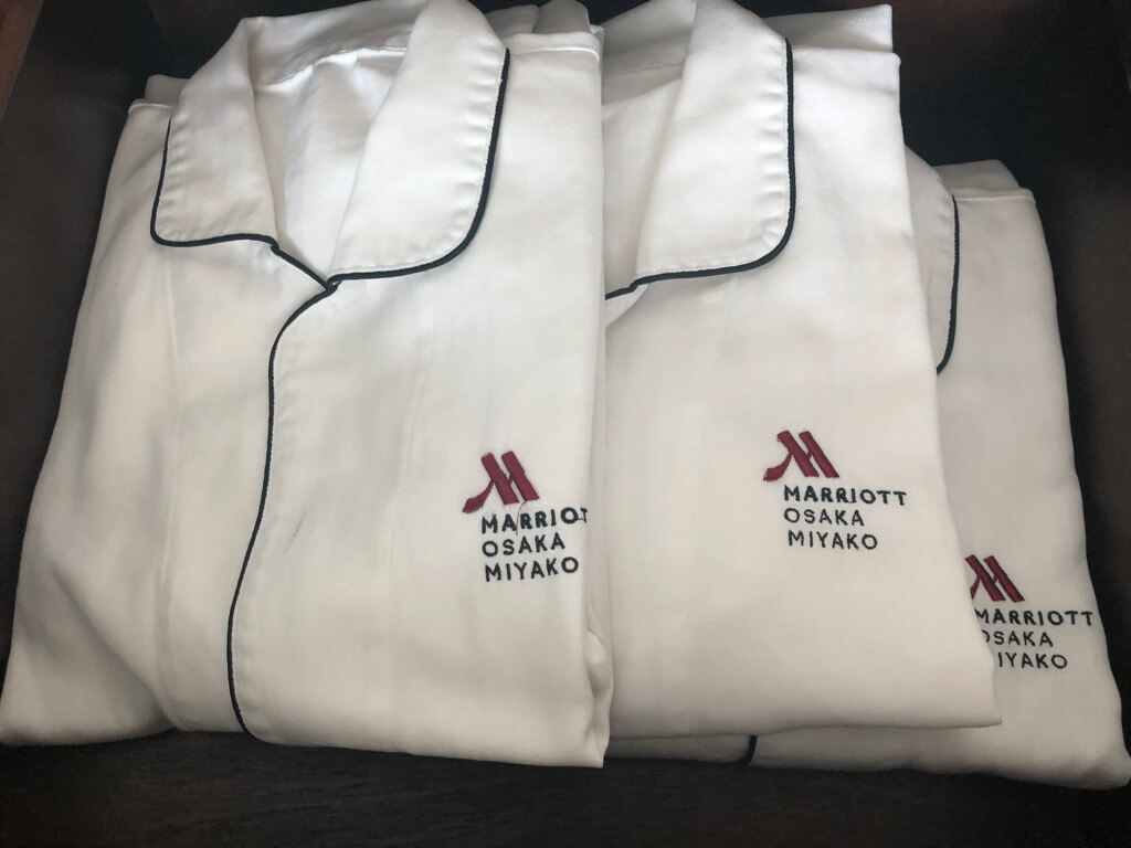 大阪マリオット都ホテル　ブログ　ジュニアスイート　子供添い寝無料　宿泊記　連休　格安　朝食　ラウンジ　あべのハルカス　プラチナ特典　　駐車場　マリオットボンヴォイアメックス紹介