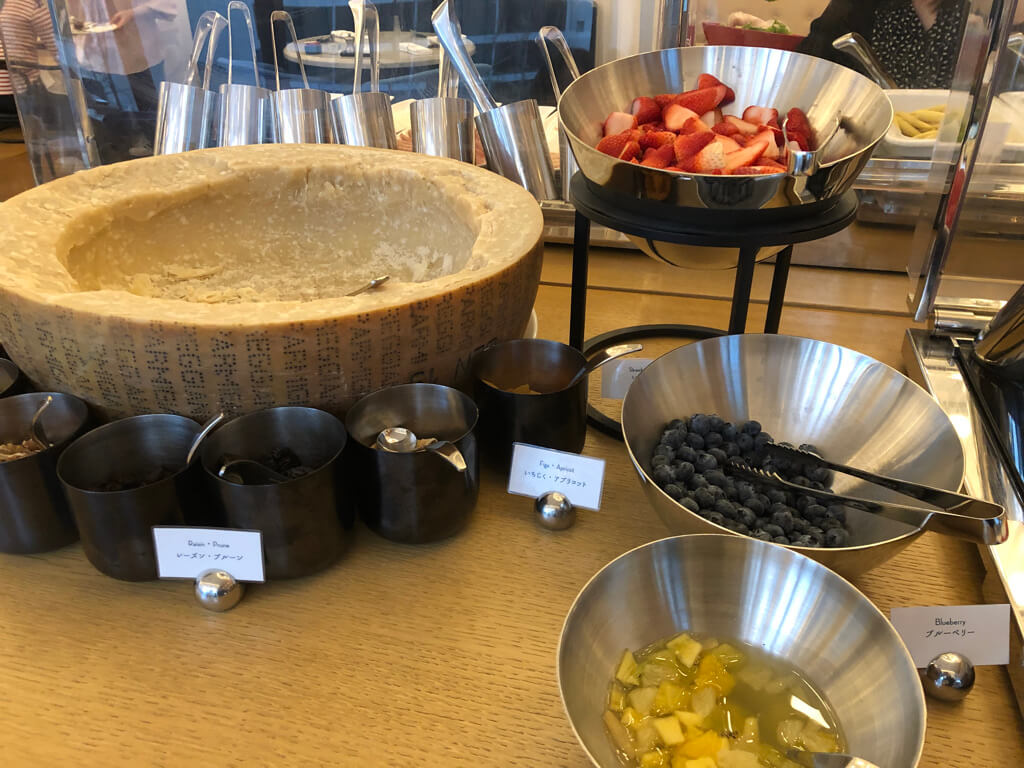 W大阪　子連れ　宿泊記　　ブログ　朝食　マーベラススイート　プール　ジム　バー　添い寝無料　マリオットボンヴォイアメックス　紹介