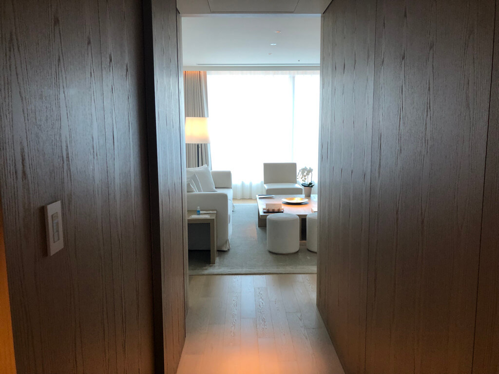 東京エディション虎ノ門　スイート　宿泊記　ブログ　アクセス　朝食　プール　ジム　マリオット特典　マリオットボンヴォイアメックス　紹介