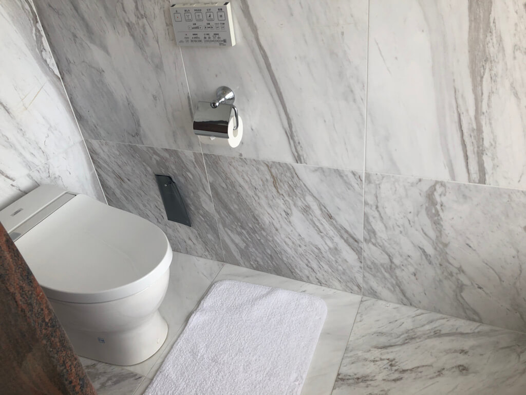 沖縄マリオット 宿泊記 パノラマオーシャンスイートプレミアム 部屋 館内施設 格安宿泊　プラチナ特典 SPGアメックス紹介　ジム　プール　スパ