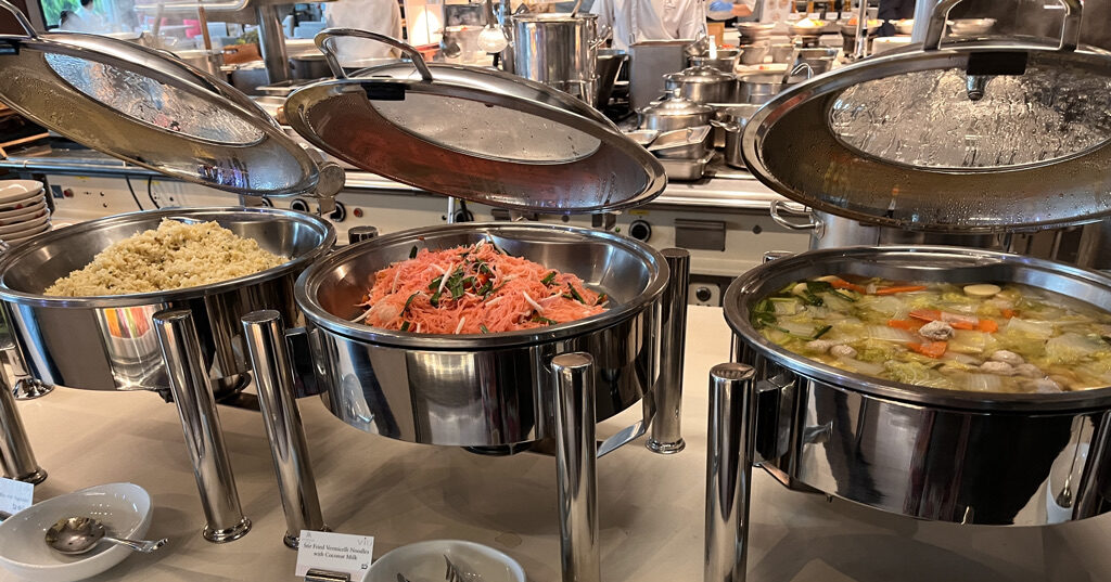 セントレジスバンコク　宿泊記　送迎　アクセス　朝食　プール　ジム　サウナ　子供添い寝年齢　マリオットボンヴォイアメックス　プラチナ特典　バトラーサービス