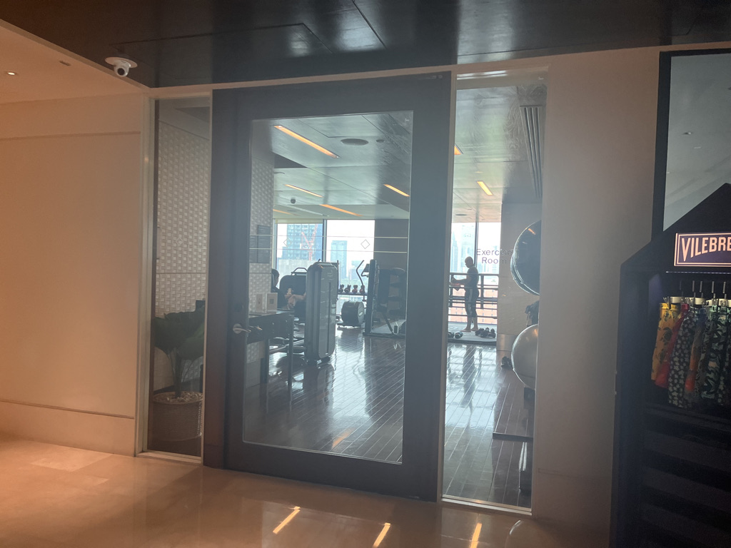 セントレジスバンコク　宿泊記　送迎　アクセス　朝食　プール　ジム　サウナ　子供添い寝年齢　マリオットボンヴォイアメックス　プラチナ特典　バトラーサービス