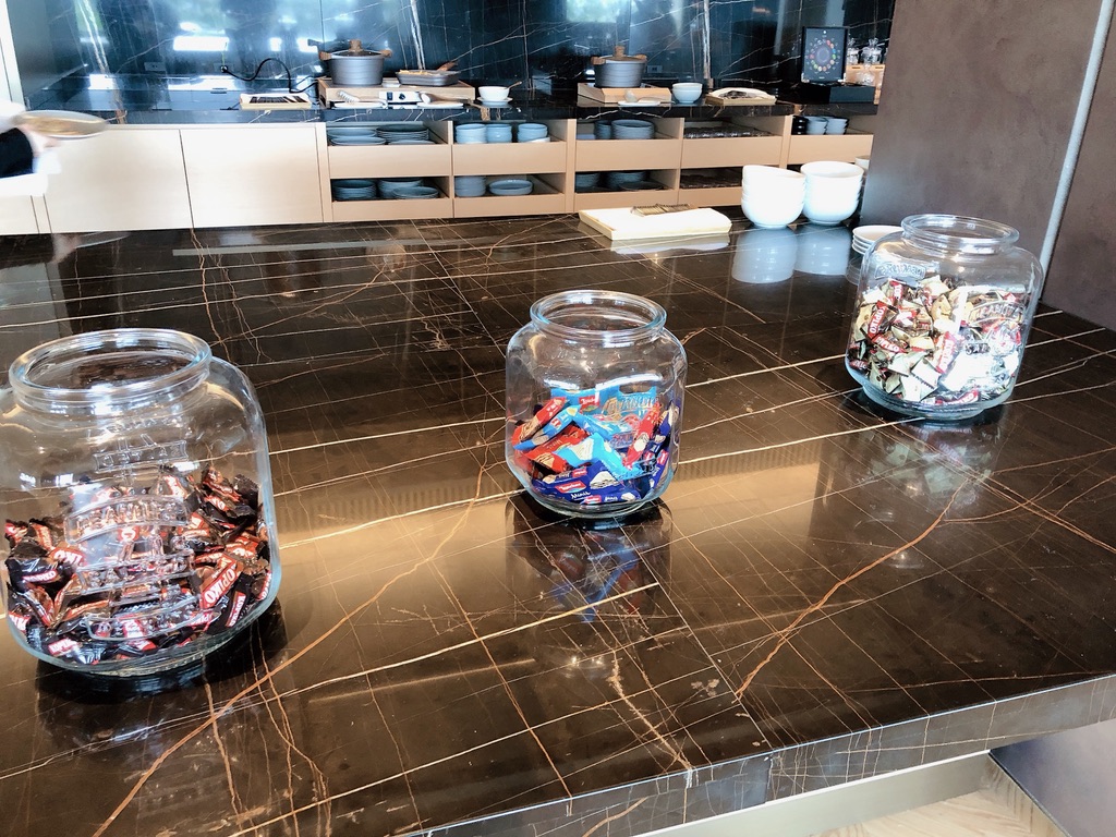 リッツカールトン福岡　クラブラウンジ　朝食　料金　アフタヌーンティ