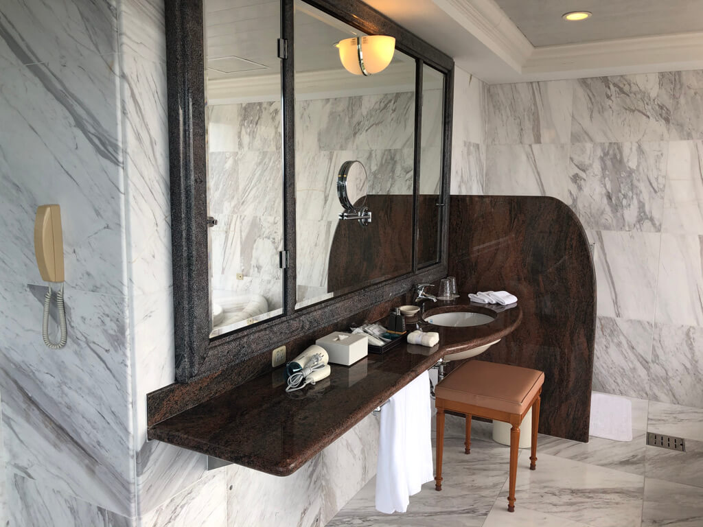 沖縄マリオット 宿泊記 パノラマオーシャンスイートプレミアム 部屋 館内施設 格安宿泊　プラチナ特典 SPGアメックス紹介　ジム　プール　スパ