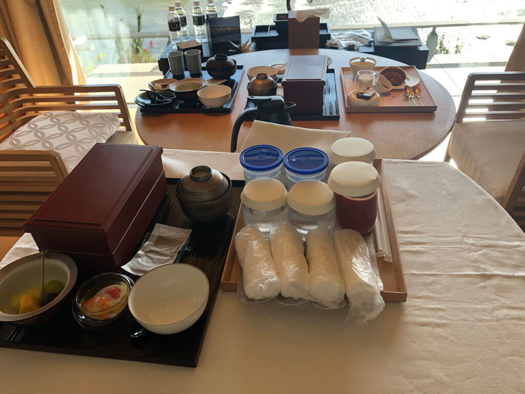 リッツカールトン京都子連れ宿泊記☆どこを取ってもアートな空間、朝食も最高!良さを再認識した宿泊となりました♡ 74 リッツカールトン京都 ブログ spgamex紹介 プラチナ会員 特典 朝食 プール アクティビティ 子供添い寝 アメニティ インルーム ルームサービス