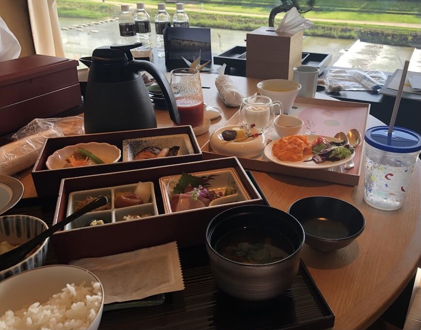 リッツカールトン京都子連れ宿泊記☆どこを取ってもアートな空間、朝食も最高!良さを再認識した宿泊となりました♡ 76 リッツカールトン京都 ブログ spgamex紹介 プラチナ会員 特典 朝食 プール アクティビティ 子供添い寝 アメニティ インルーム ルームサービス