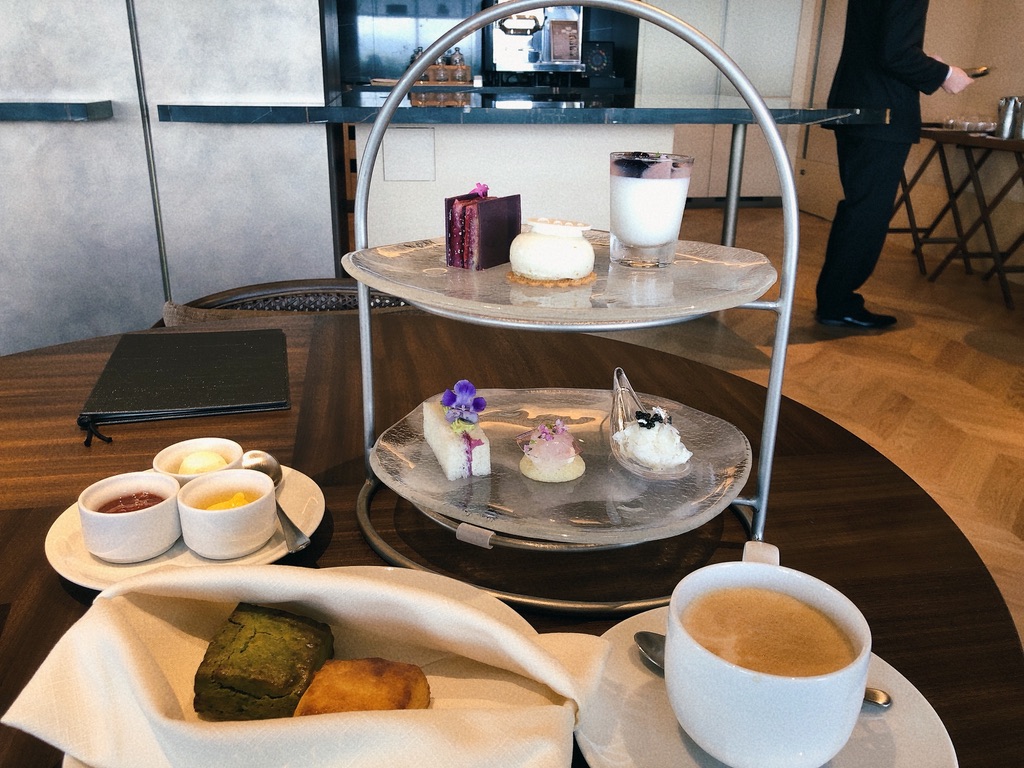 リッツカールトン福岡　クラブラウンジ　朝食　料金　アフタヌーンティ