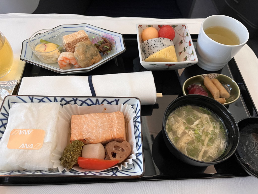 NH806　ボーイング787-9　バンコク　成田　ビジネスクラス　クチコミ　機内食