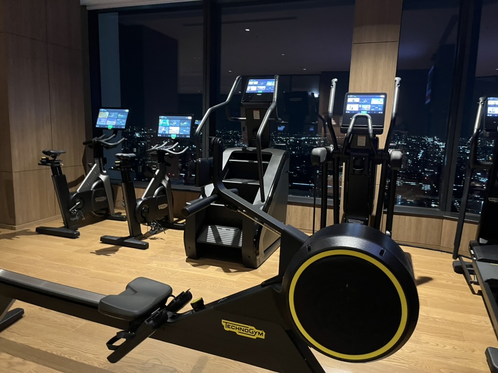 コンラッド名古屋　アクセス　レビュー　プール　ジム