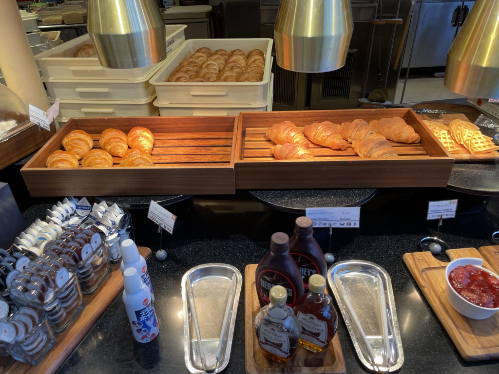 シェラトングランデ東京ベイ　朝食　値段　おすすめ　口コミ　　ガレリアカフェ　グランカフェ　トスティーナ　マリオットボンヴォイアメックス紹介