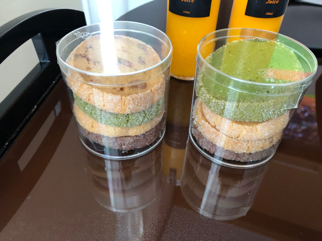 セントレジス大阪　ブログ　　宿泊記　子供添い寝　朝食　アクセス　駐車場　タイタニックオムレツ　プラチナ特典　バトラーサービス　マリオットボンヴォイアメックス　紹介　アメニティ