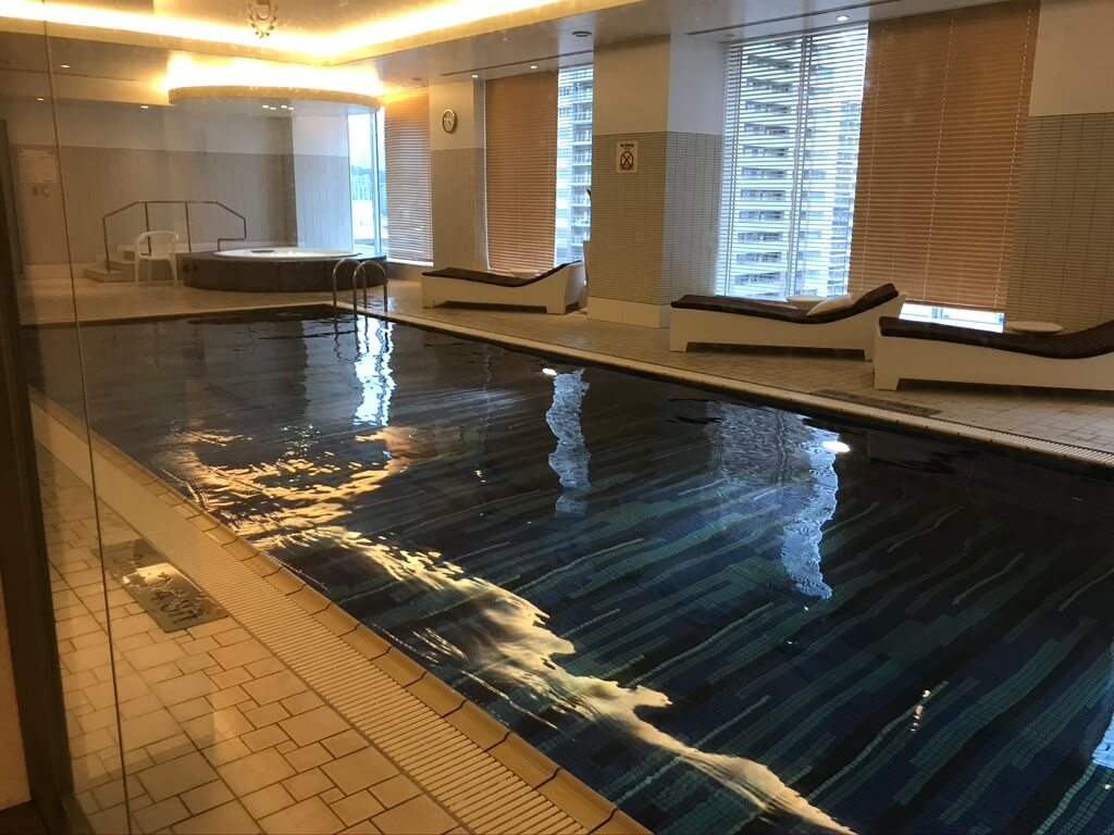 CB908752 F12D 40B8 9300 B4902E779AFF