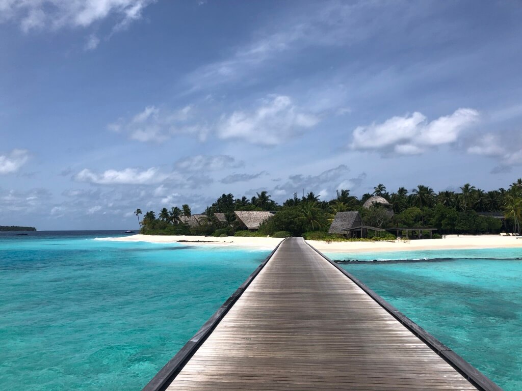 シェラトン沖縄サンマリーナリゾート　サウスタワー　宿泊記　プレミアムオーシャンツイン　フィットネスジム　大浴場　プール　サウナ　コンビニ　アメニティ