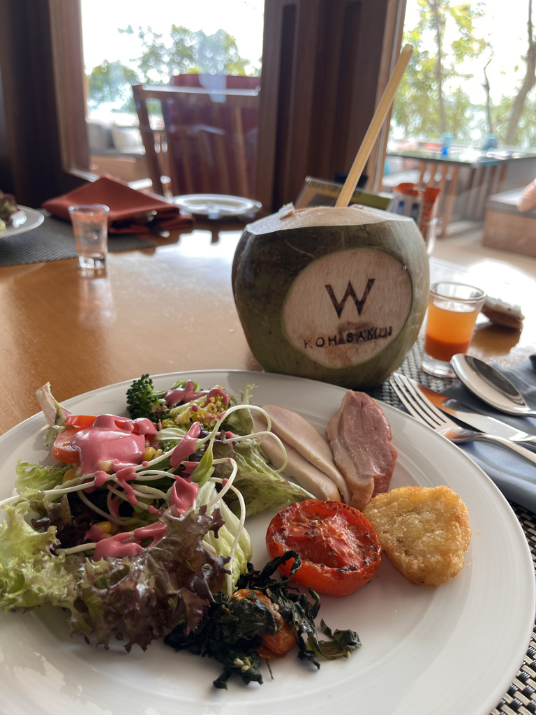 wコーサムイ　朝食　プラチナ特典