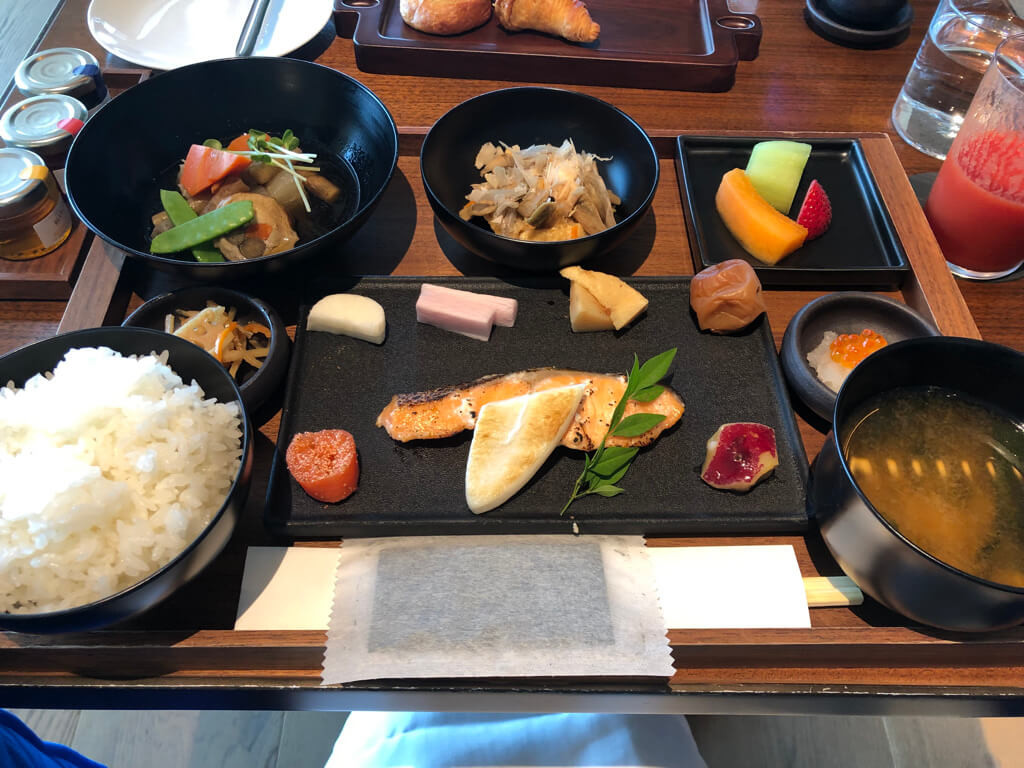 東京エディション虎ノ門　スイート　宿泊記　ブログ　アクセス　朝食　プール　ジム　マリオット特典　マリオットボンヴォイアメックス　紹介