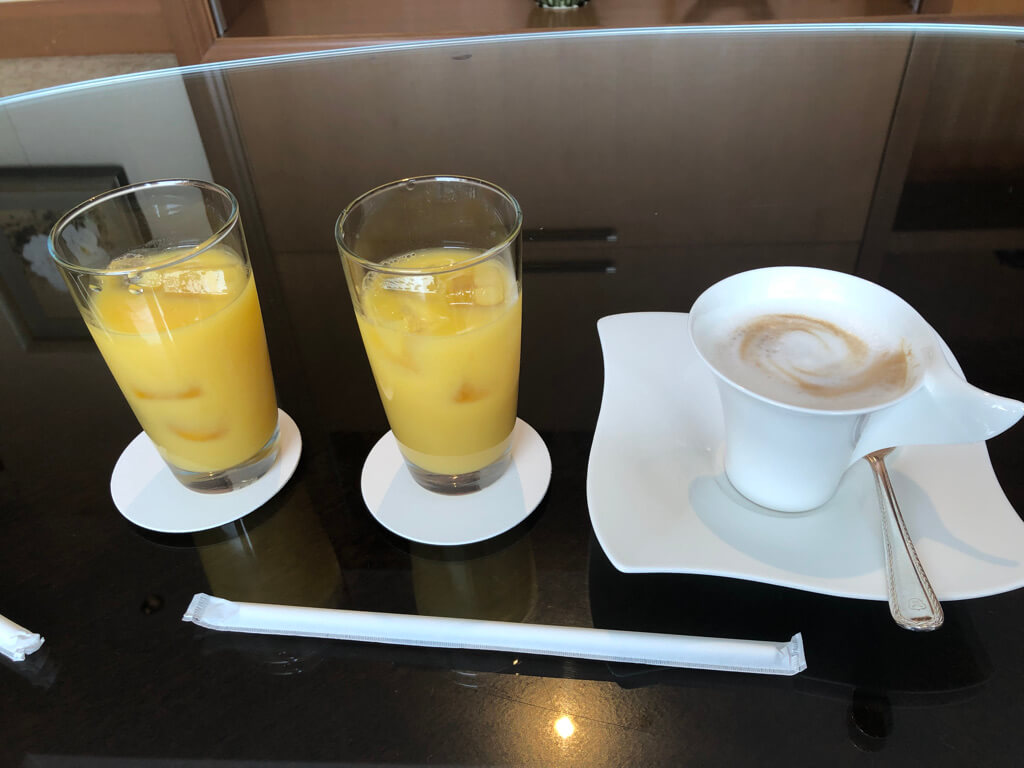 セントレジス大阪　ブログ　　宿泊記　子供添い寝　朝食　アクセス　駐車場　タイタニックオムレツ　プラチナ特典　バトラーサービス　マリオットボンヴォイアメックス　紹介　アメニティ