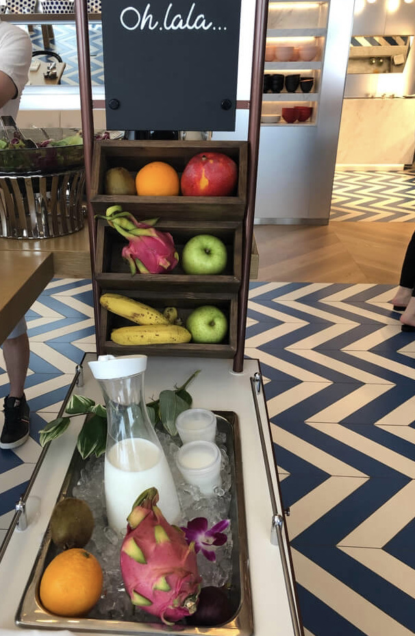 W大阪　マーベラススイート　子連れ　宿泊記 SPGアメックス紹介　朝食　プール　WETバー　サウナ　大浴場　フィットネスジム　駐車場　プラチナ特典　ルームサービス