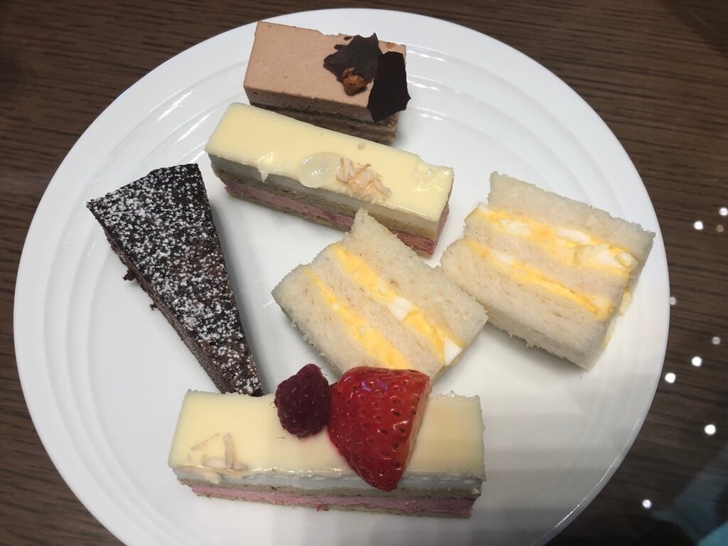 大阪マリオット都ホテル　ブログ　ジュニアスイート　子供添い寝無料　宿泊記　連休　格安　朝食　ラウンジ　あべのハルカス　プラチナ特典　　駐車場　マリオットボンヴォイアメックス紹介