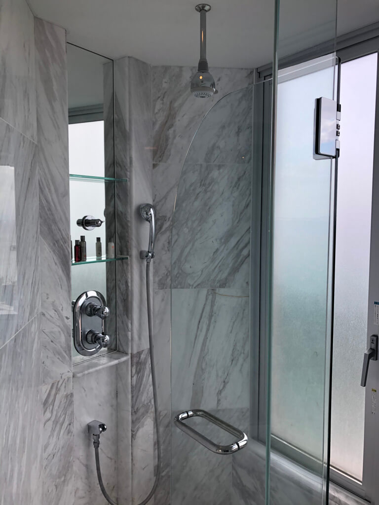 沖縄マリオット 宿泊記 パノラマオーシャンスイートプレミアム 部屋 館内施設 格安宿泊　プラチナ特典 SPGアメックス紹介　ジム　プール　スパ