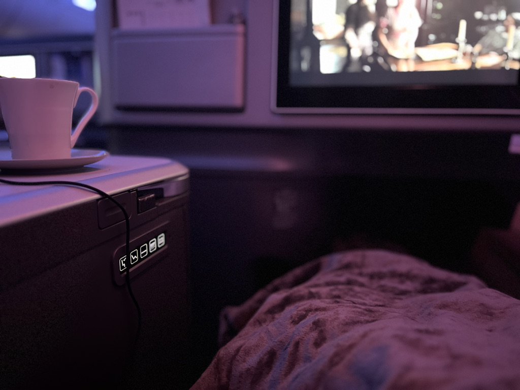 エバー航空 787-10 ビジネスクラス　搭乗記　機内食