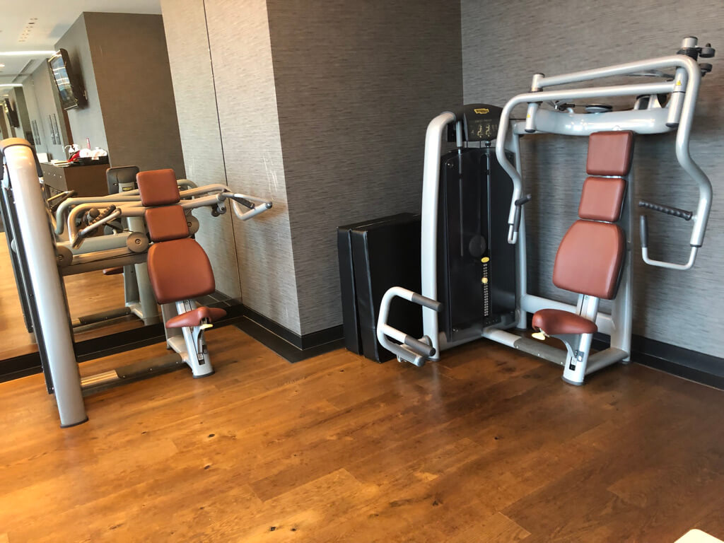 セントレジス大阪　ブログ　　宿泊記　子供添い寝　朝食　アクセス　駐車場　タイタニックオムレツ　プラチナ特典　バトラーサービス　マリオットボンヴォイアメックス　紹介　アメニティ