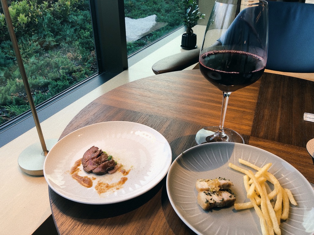 リッツカールトン福岡　クラブラウンジ　朝食　料金　アフタヌーンティ