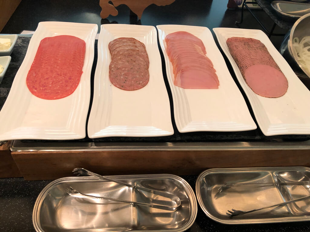 ウェスティンルスツ子連れ宿泊記☆遊び尽くせるコンプリホテルで札幌、積丹、余市観光にも重宝!5連泊で超お得になる方法とは? 89 ウェスティンルスツ 宿泊記 ブログ 子連れ添い寝無料 朝食 ラウンジ アクティビティ 花火 マリオットボンヴォイアメックス紹介 プラチナ特典 温泉
