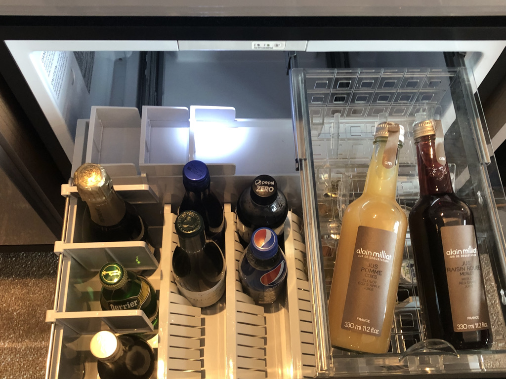 TIAD(ティアド)オートグラフコレクション宿泊記☆1ヶ月に3回泊まりたくなっちゃうほど居心地良く個性光るホテル 29 TIAD ティアド 宿泊記 プール ラウンジ 部屋 ブログ